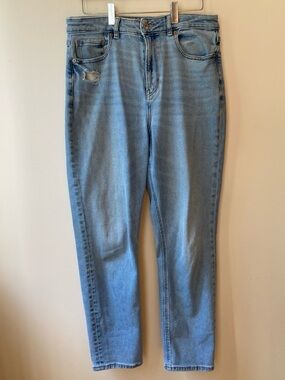 American Eagle Outfitters Light Wash Distressed High Waist Mom Stretch Jeans